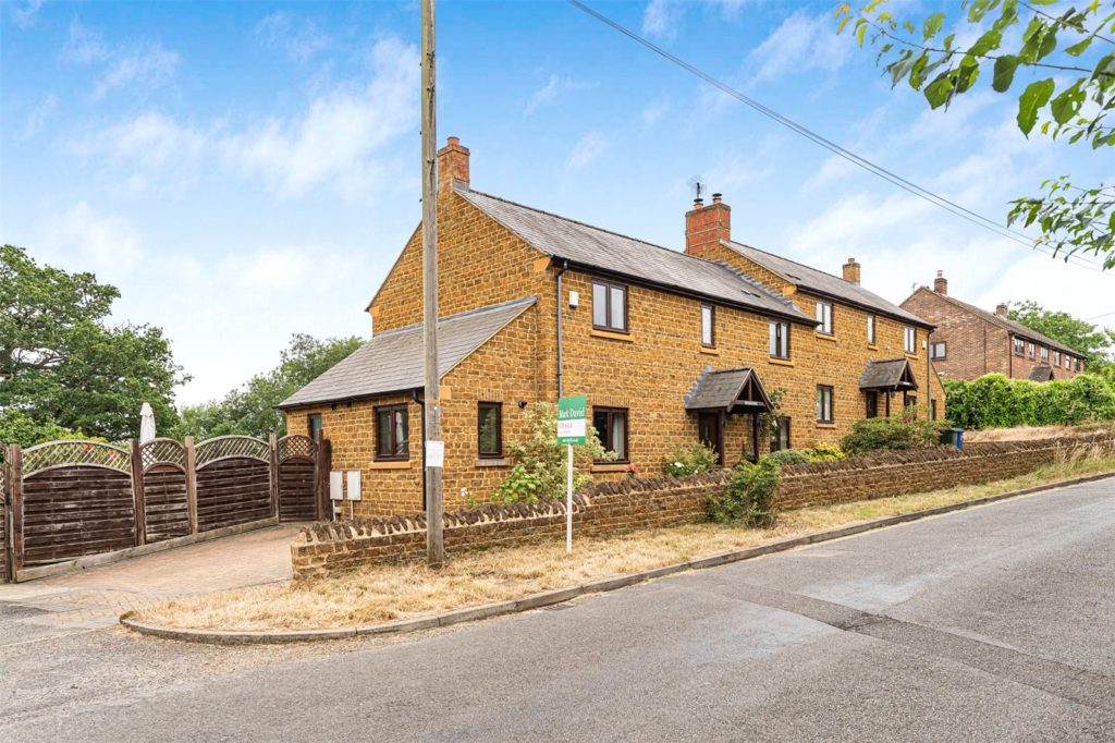 St. Thomas Street, Deddington, Banbury, Oxfordshire, OX15 0SY