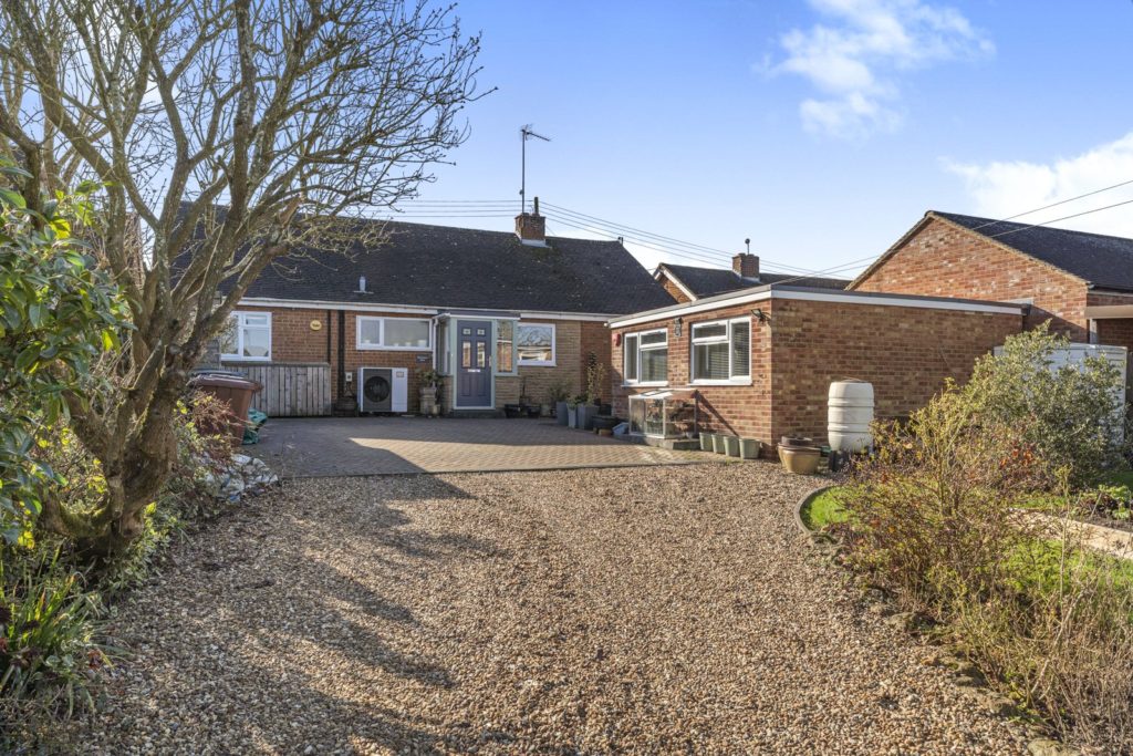 Claydon, Banbury, Oxfordshire, OX17 1EZ