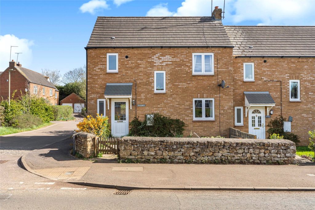 Tadmarton Road, Bloxham, Banbury, Oxfordshire, OX15 4HW