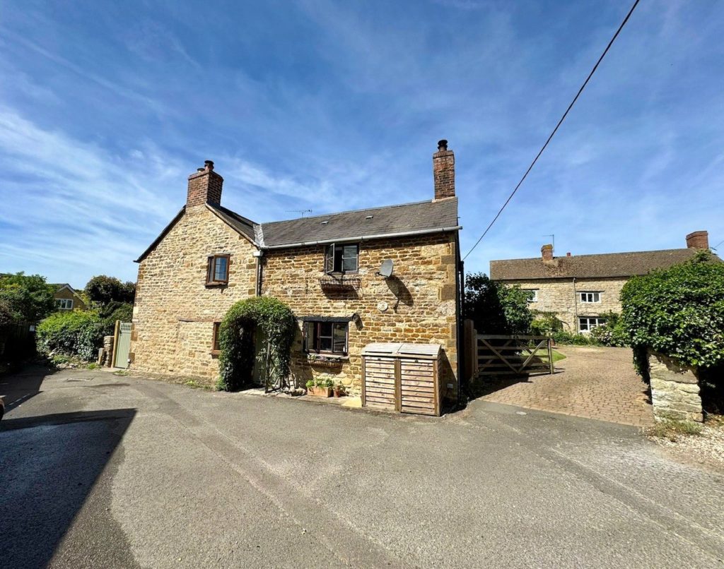 The Close, Greatworth, Banbury, Oxfordshire, OX17 2EB