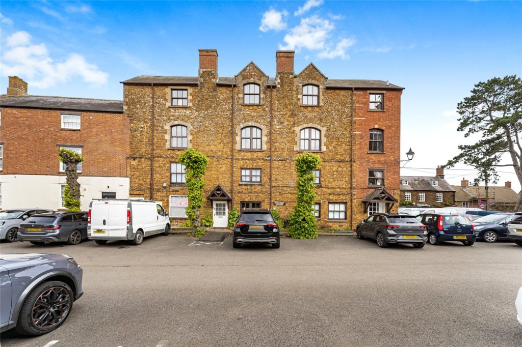The Bullring, Deddington, Oxfordshire, OX15 0TT
