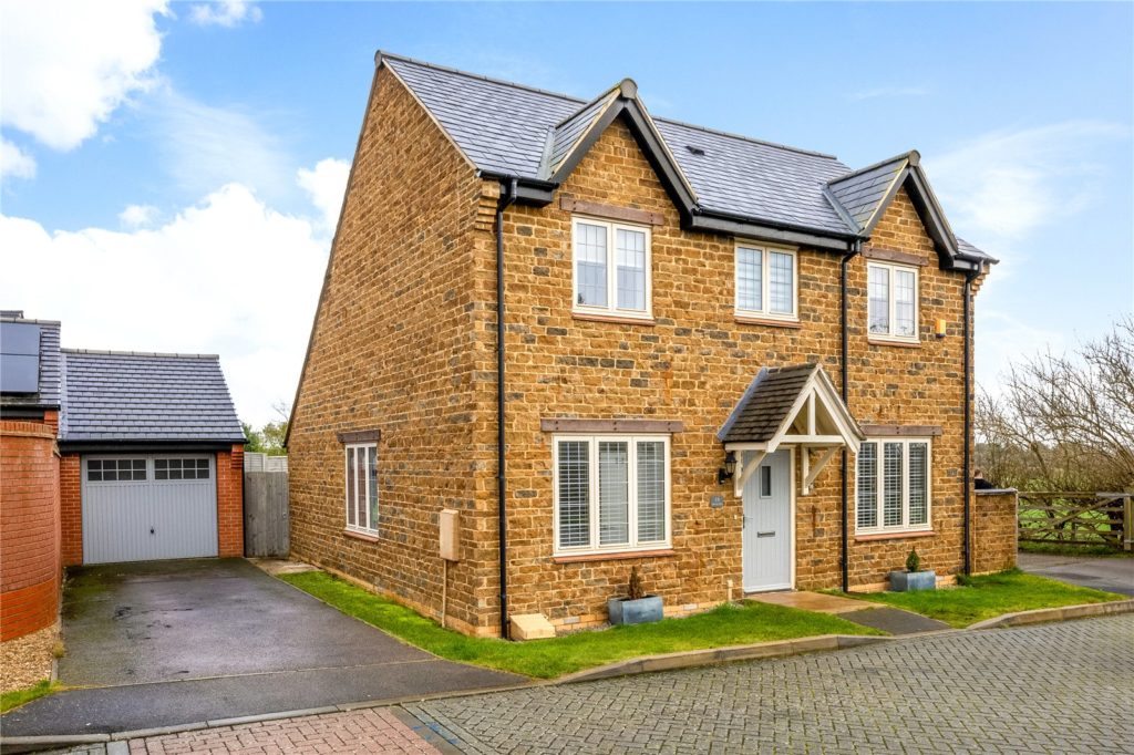 Tarvers Way, Adderbury, Banbury, Oxfordshire, OX17 3FR