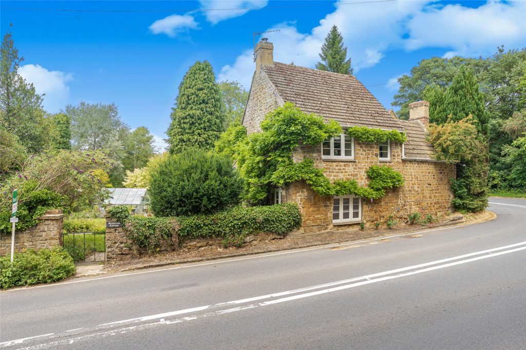 South Newington, Banbury, Oxon, OX15 4JE