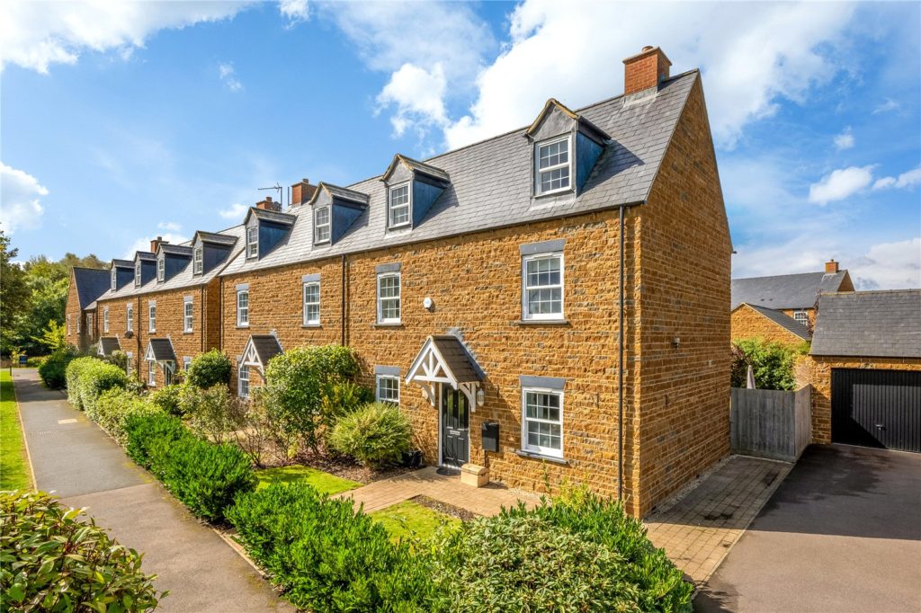 Flux Drive, Deddington, Oxon, OX15 0AF