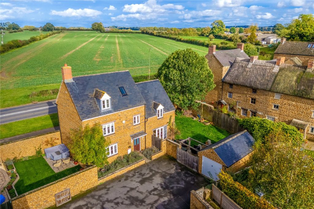 Sydenham Close, Adderbury, Banbury, Oxfordshire, OX17 3FB