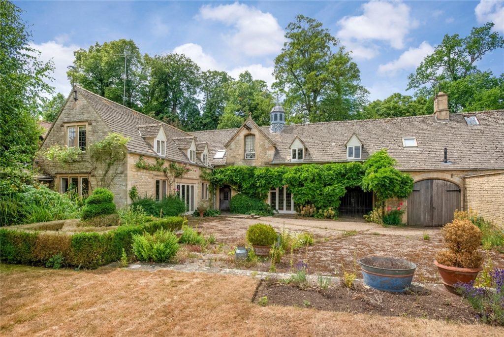High Street, Shipton-Under-Wychwood, Chipping Norton, Oxfordshire, OX7 6DG