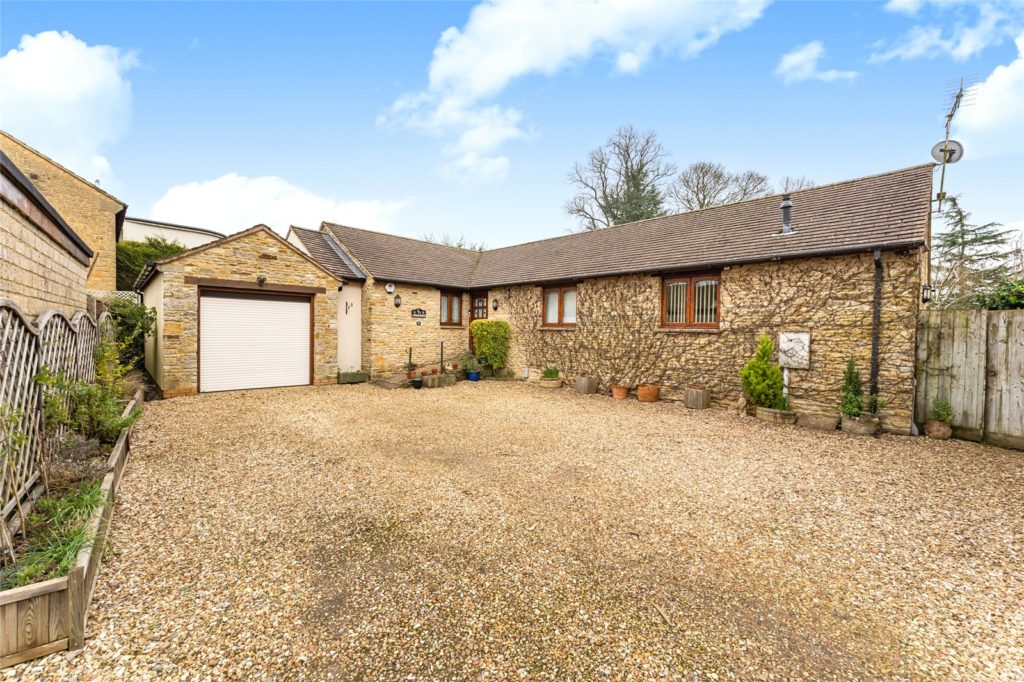 Park End, Croughton, Northants, NN13 5LX