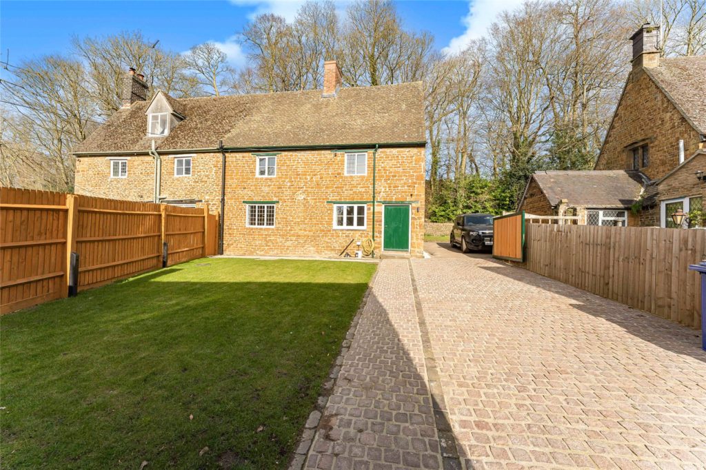 Cropredy Lane, Williamscott, Banbury, Oxfordshire, OX17 1AD