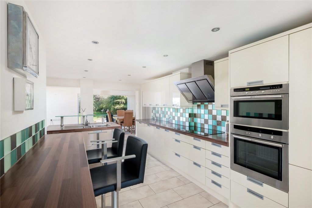 Colesbourne Road, Bloxham, Oxfordshire, OX15 4TB