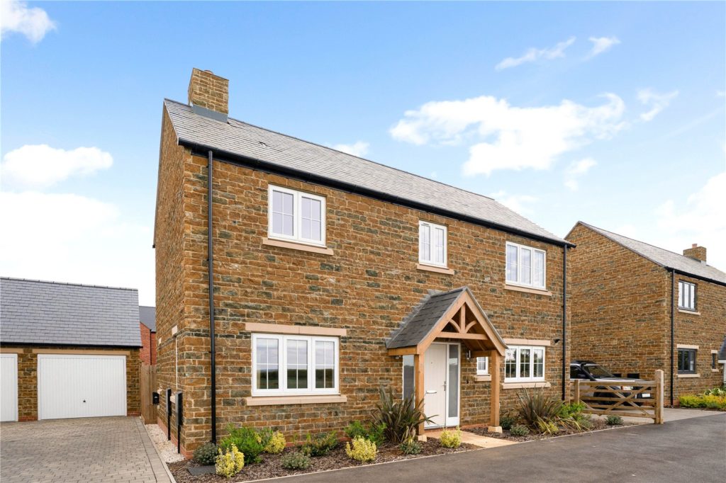 Hobart Way, Deddington, Oxfordshire, OX15 0AH