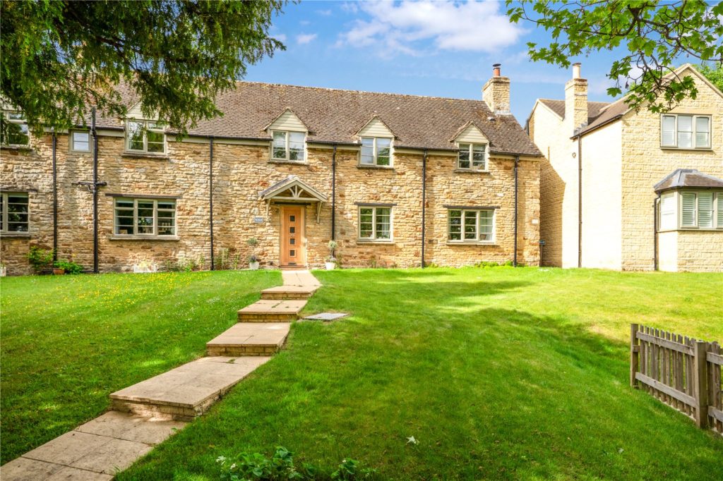 Oxford Road, Enstone, Chipping Norton, Oxfordshire, OX7 4NE