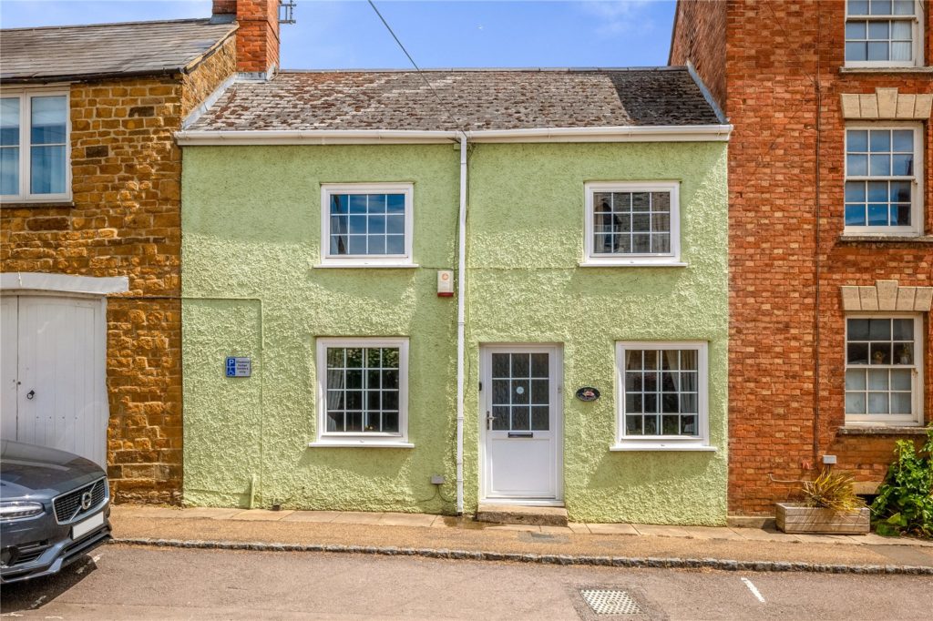 High Street, Deddington, Oxon, OX15 0SJ