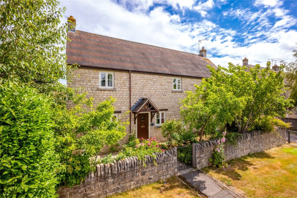 Broad Lane, Evenley, Northamptonshire, NN13 5SF