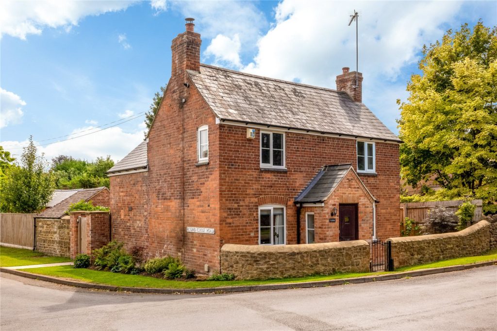 Horn Hill Road, Adderbury, Oxfordshire, OX17 3EW