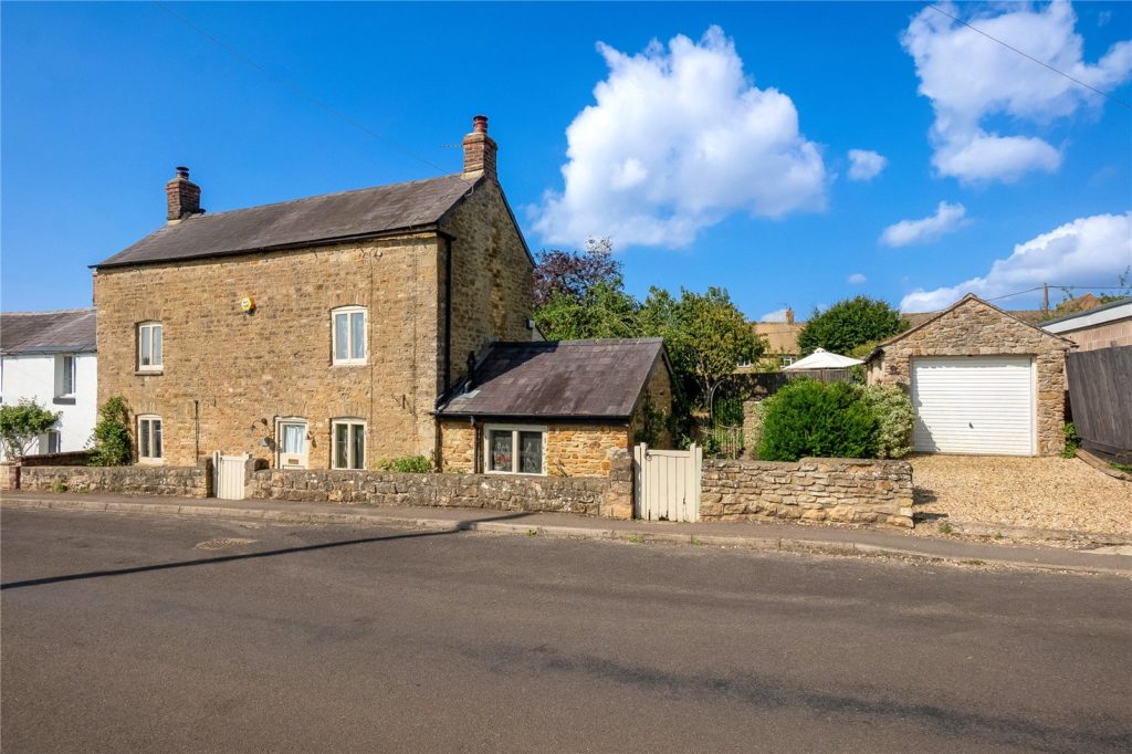 Worton Road, Middle Barton, Chipping Norton, Oxfordshire, OX7 7EE