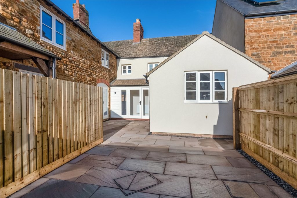 Earls Lane, Deddington, Oxfordshire, OX15 0TQ