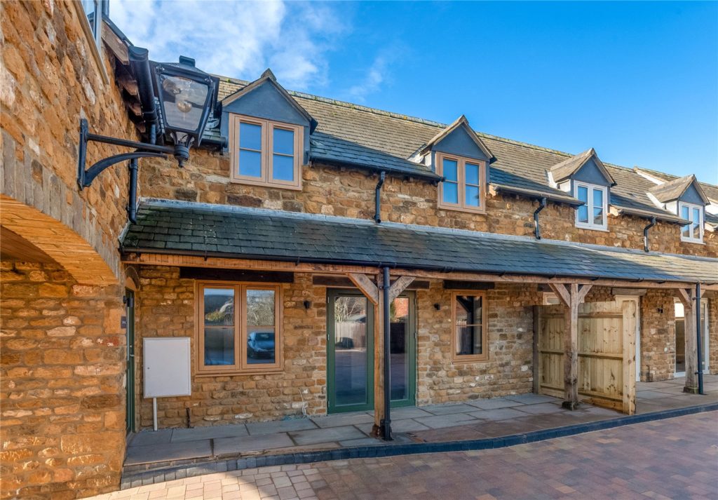 Kings Court, Deddington, Oxfordshire, OX15 0SH