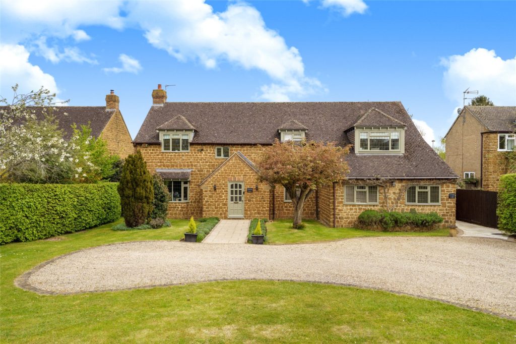 Tithe Lane, Clifton, Banbury, Oxfordshire, OX15 0PU