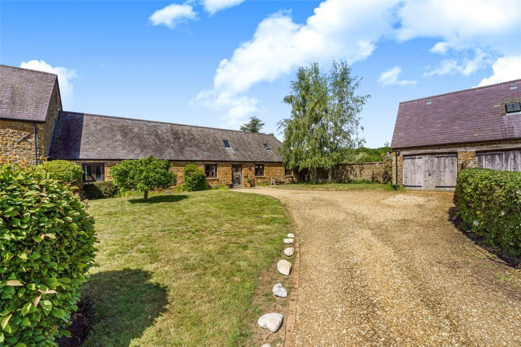 Pound Court, Earls Lane, Deddington, Banbury, Oxfordshire, OX15 0LA