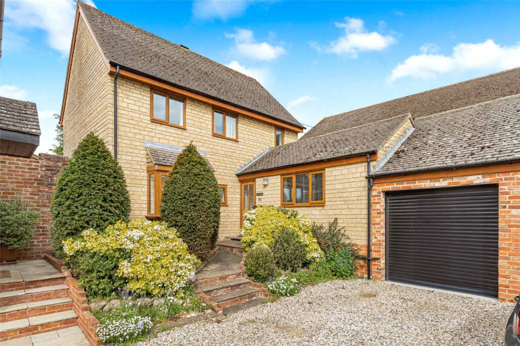 Worton Road, Middle Barton, Chipping Norton, Oxfordshire, OX7 7EE
