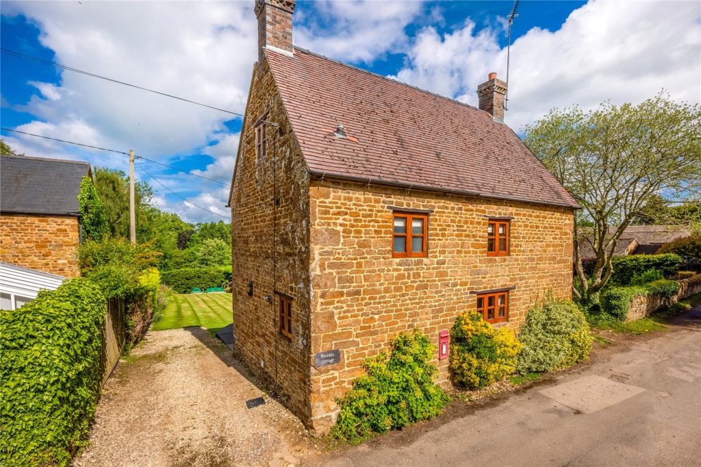 Williamscot, Near Banbury, Oxfordshire, OX17 1AB
