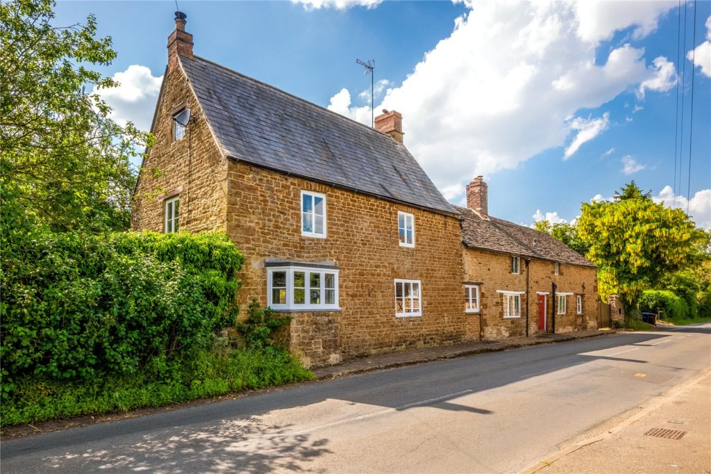 Main Road, Upper Tadmarton, Banbury, Oxfordshire, OX15 5SJ