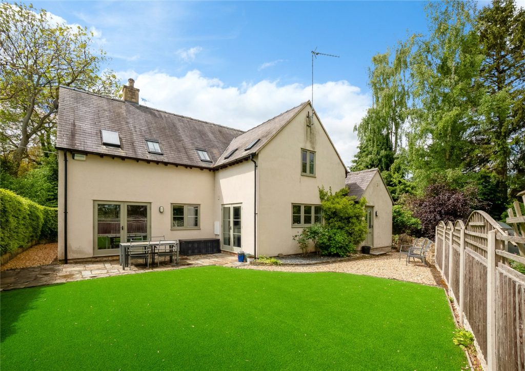 The Hollows, Long Compton, Shipston-On-Stour, Warwickshire, CV36 5NX