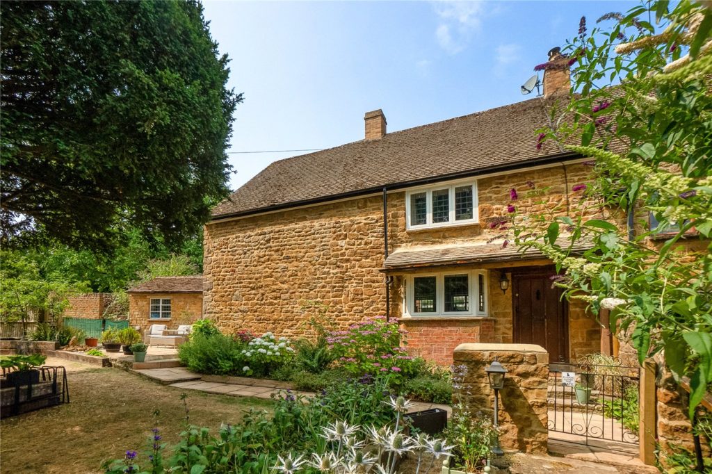 High Street, South Newington, Oxfordshire, OX15 4JN