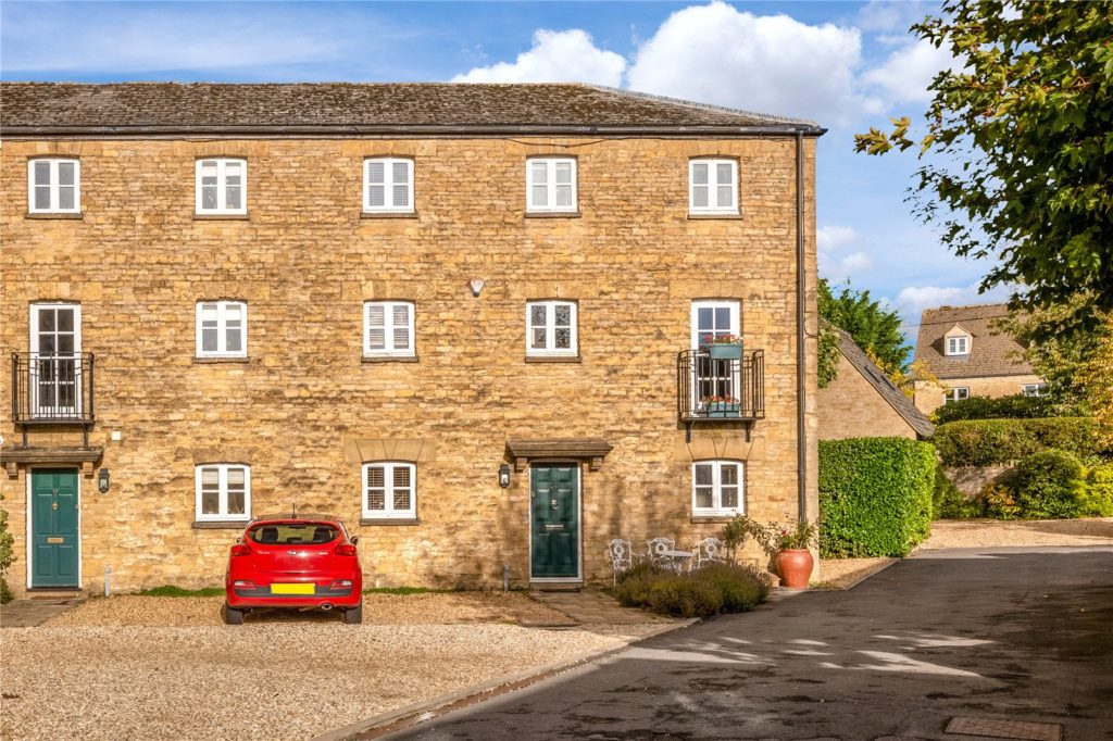 Norton Park, Cotshill Gardens, Chipping Norton, Oxfordshire, OX7 5UW