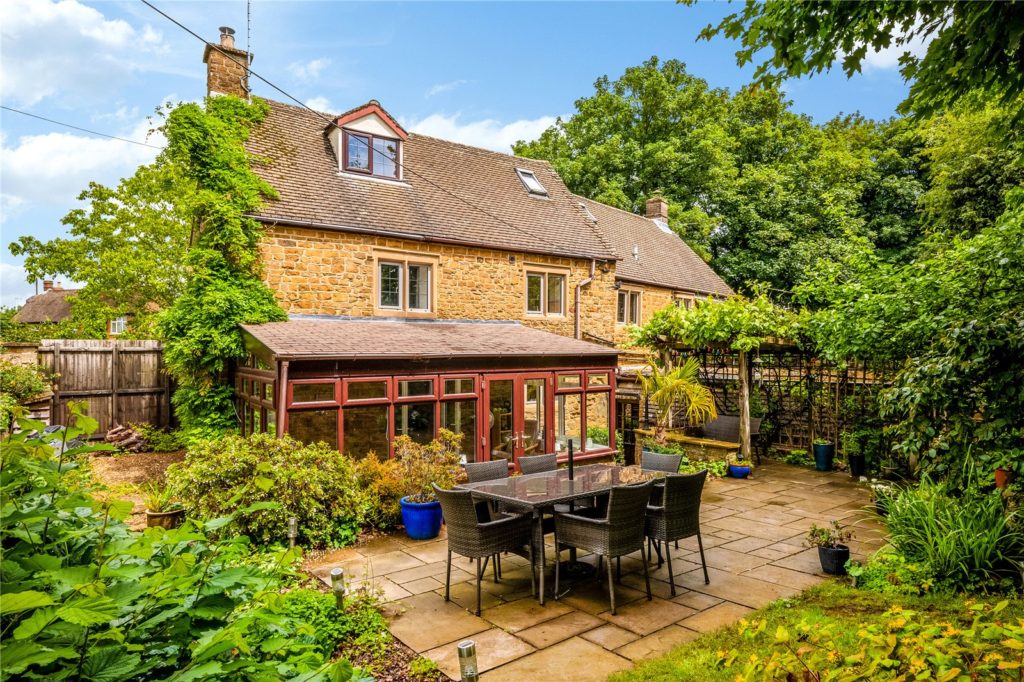 Stratford Road, Drayton, Banbury, Oxfordshire, OX15 6EG