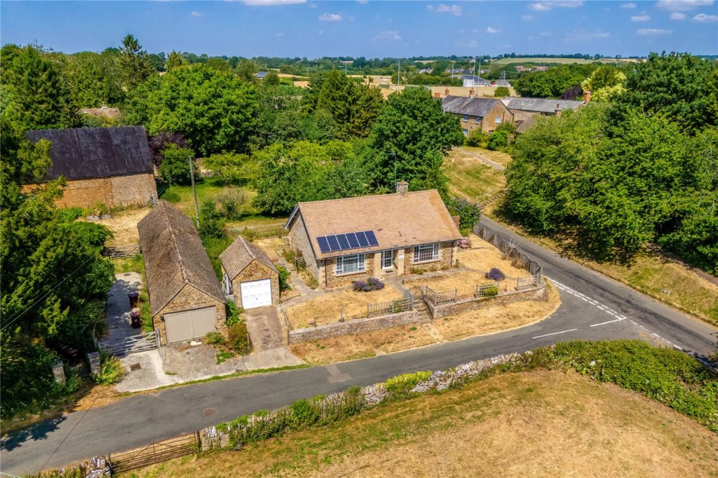 Round Close Road, Hook Norton, Chipping Norton, Oxfordshire, OX15 5NZ
