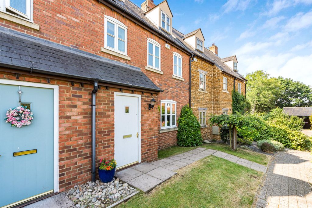 Bloxham Court, Bloxham, Banbury, Oxfordshire, OX15 4FL