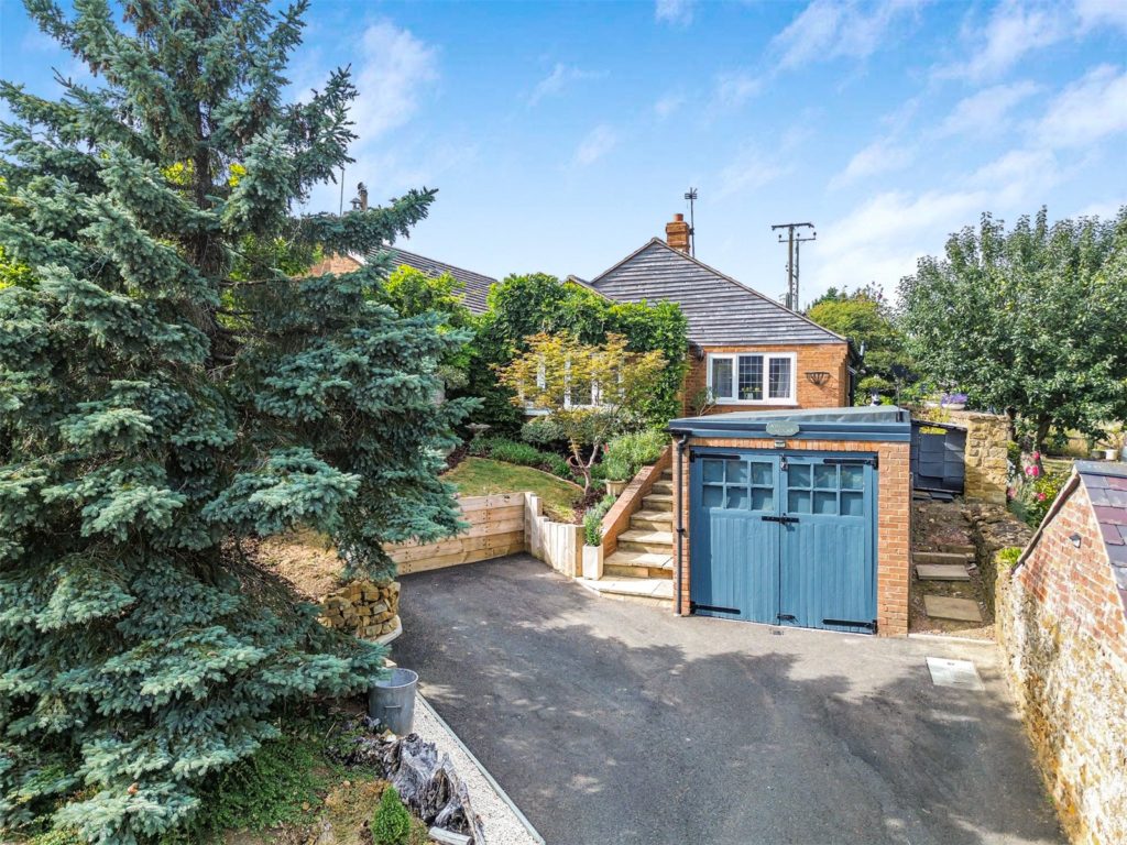 Chapel Lane, Little Bourton, Banbury, Oxfordshire, OX17 1RD