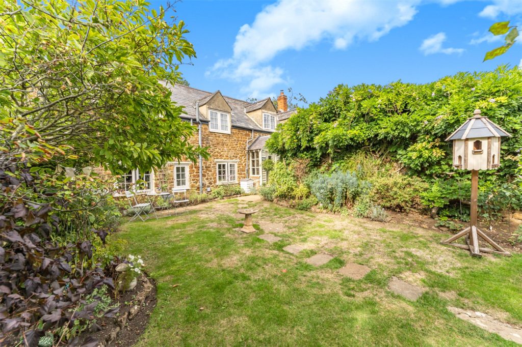 Oxford Road, Adderbury, Banbury, Oxfordshire, OX17 3NF