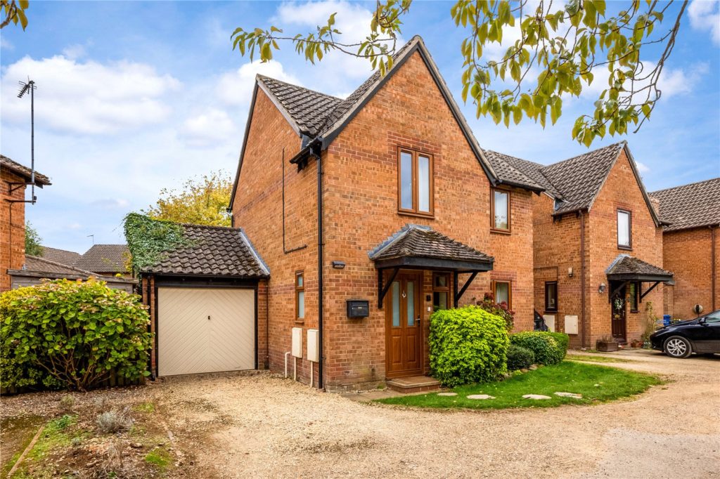 Mill Close, Deddington, Oxfordshire, OX15 0UN